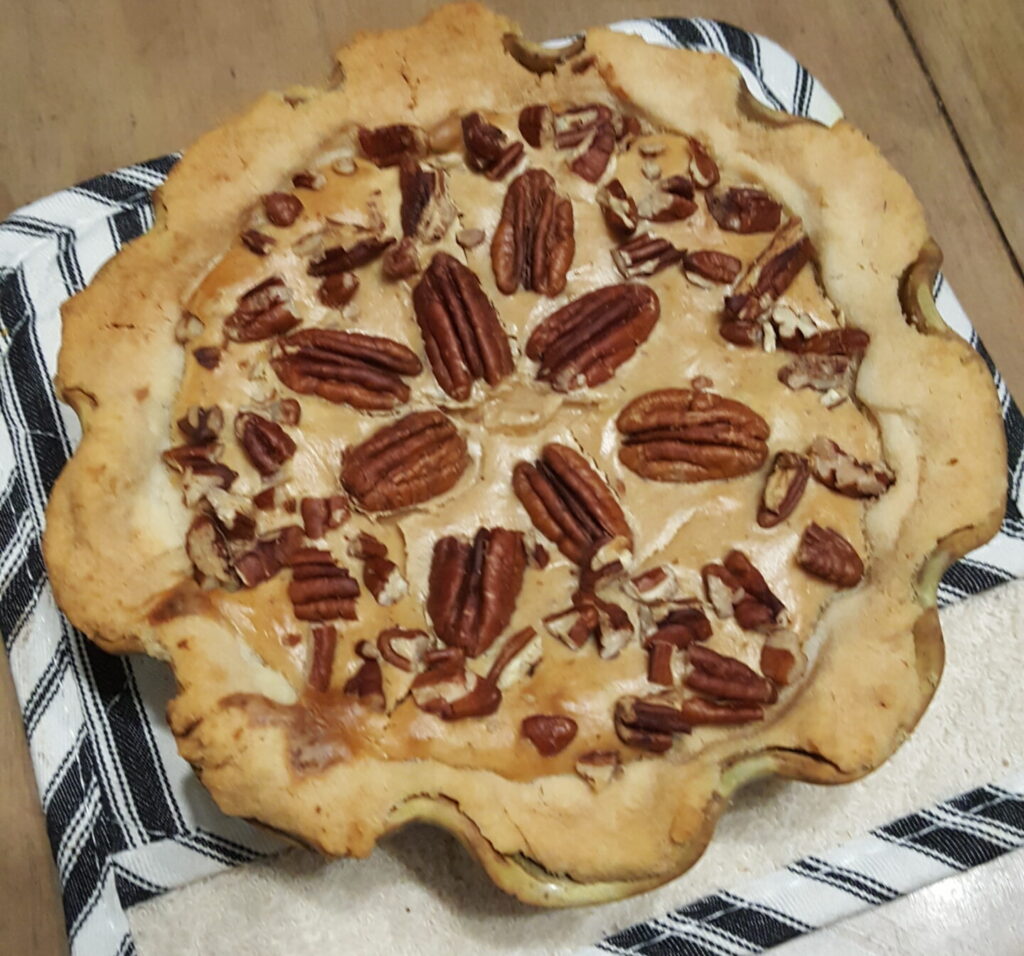 Pecan cheesecake pie