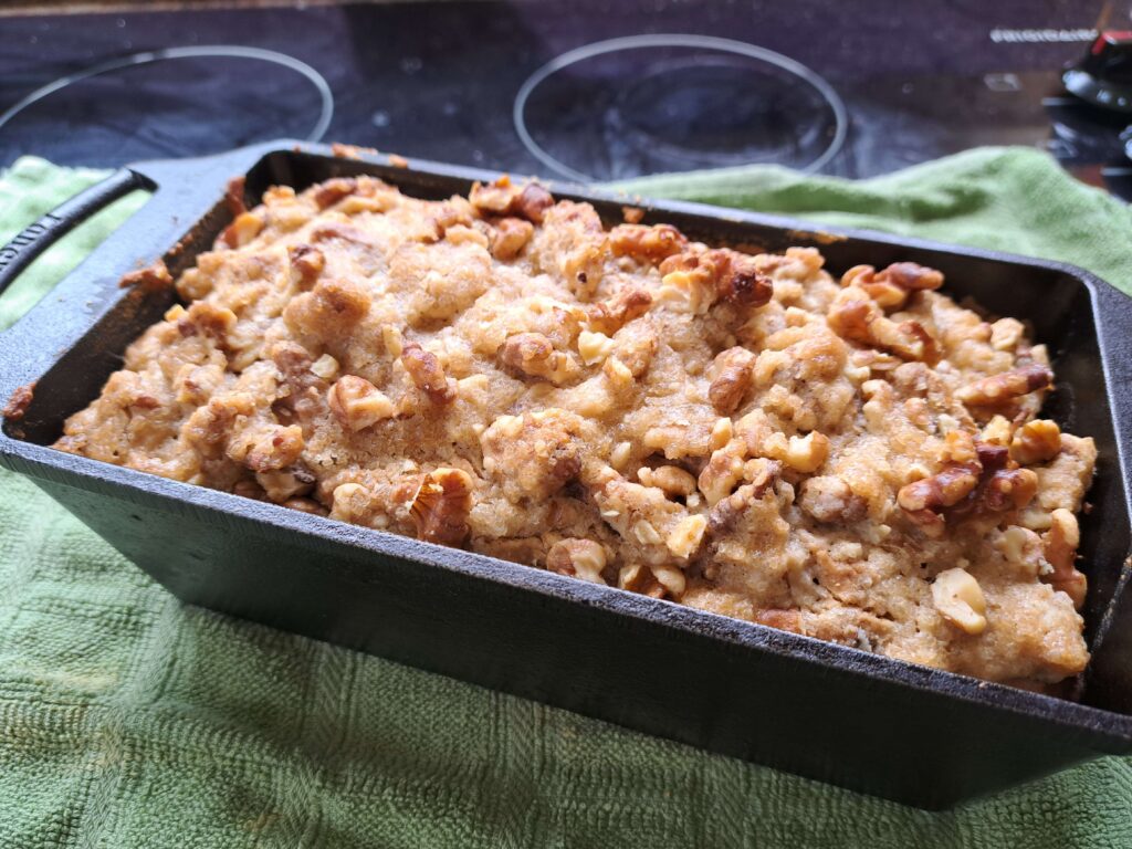 gluten-free banana bread with walnut crumble topping - no eggs